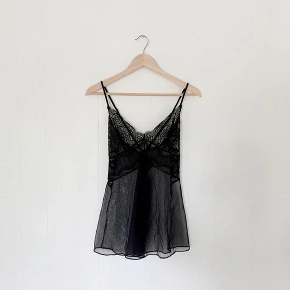 Victoria’s Secret Lace and Mesh Lingerie Teddy - Picture 1 of 3